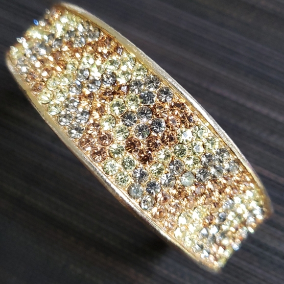 VTG gold tone cuff bangle w/Austrian crystal - Picture 2 of 12